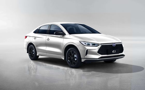 BYD 순수 전기 E3 택시는 401KM의 주행 거리를 제공하며 부드러운 운송을 제공합니다.